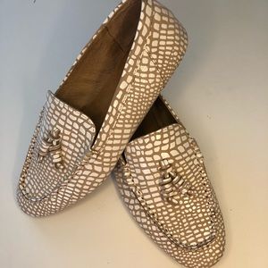 Corso Como Tan/White Driving flats SZ 6